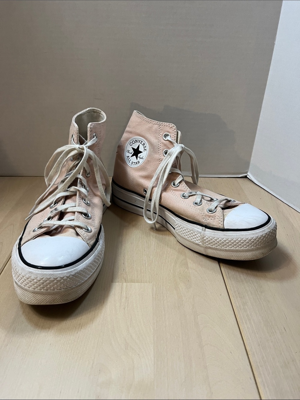 Converse Chuck Taylor All Star Hi Top Sneakers Light Pink 572721F Women’s Size 8